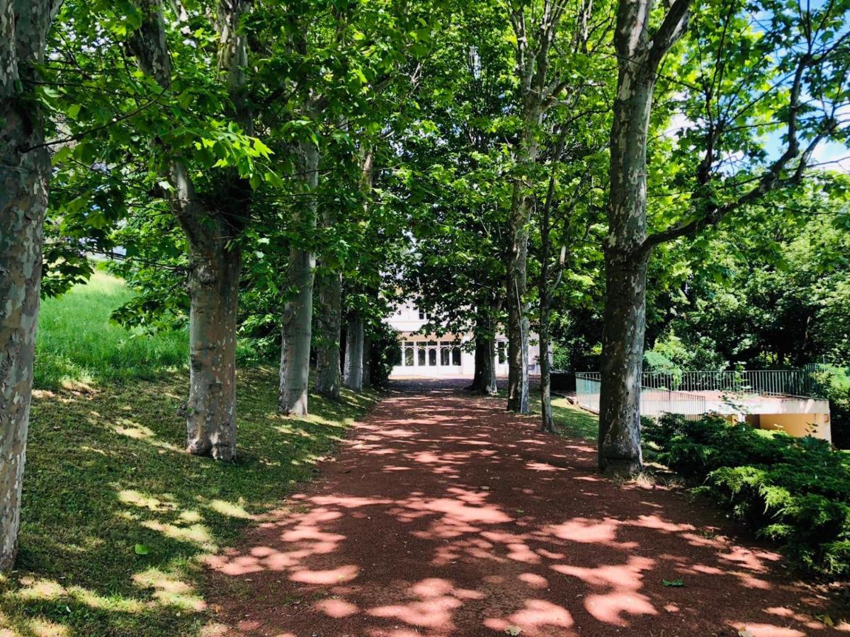 La Souveraine Saint-Genis-Laval Esterno foto