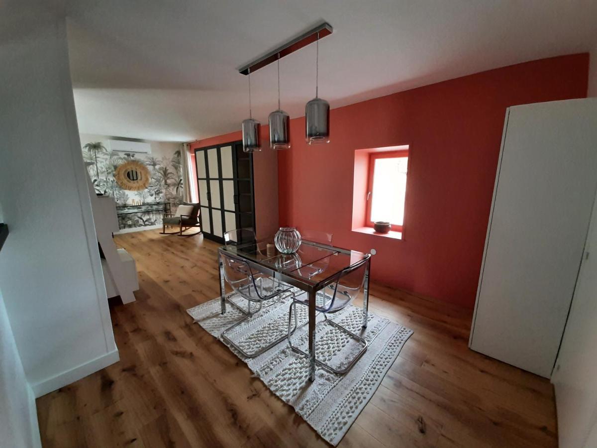 La Souveraine Saint-Genis-Laval Esterno foto